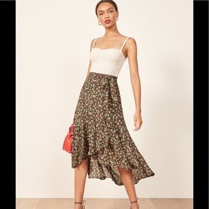 NWOT Reformation Annaliese Wrap Skirt Size L